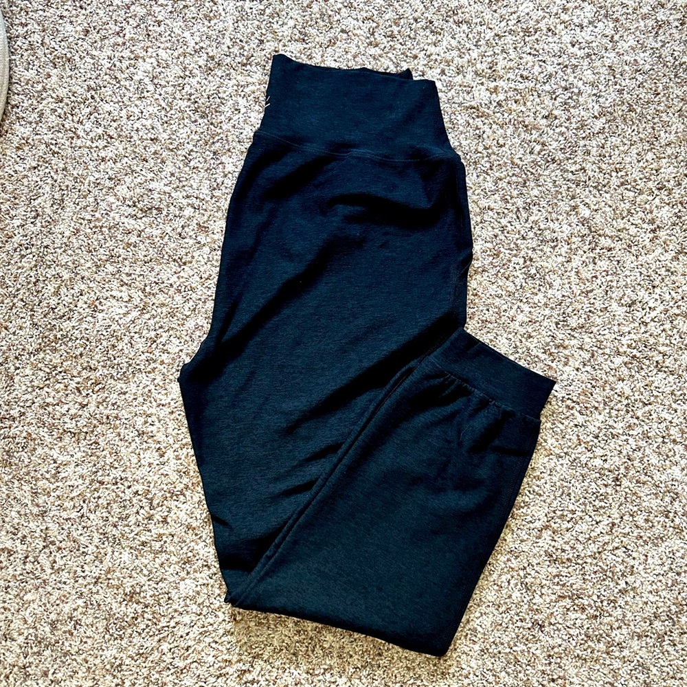 Beyond Yoga Midi Jogger - Darkest Night